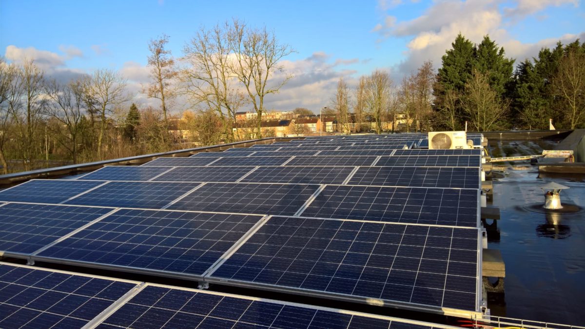 Gemeente Lopik plaatst honderden zonnepanelen