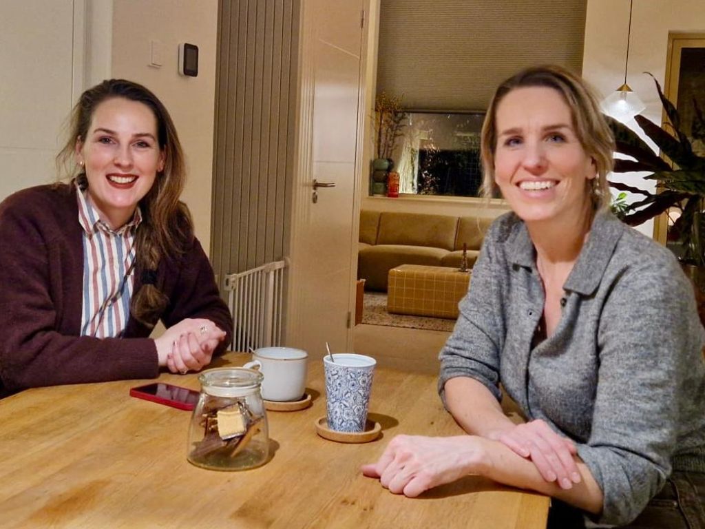 50K voor onderzoek naar kanker dankzij tweedehands spullen: Janneke en Marike deden het